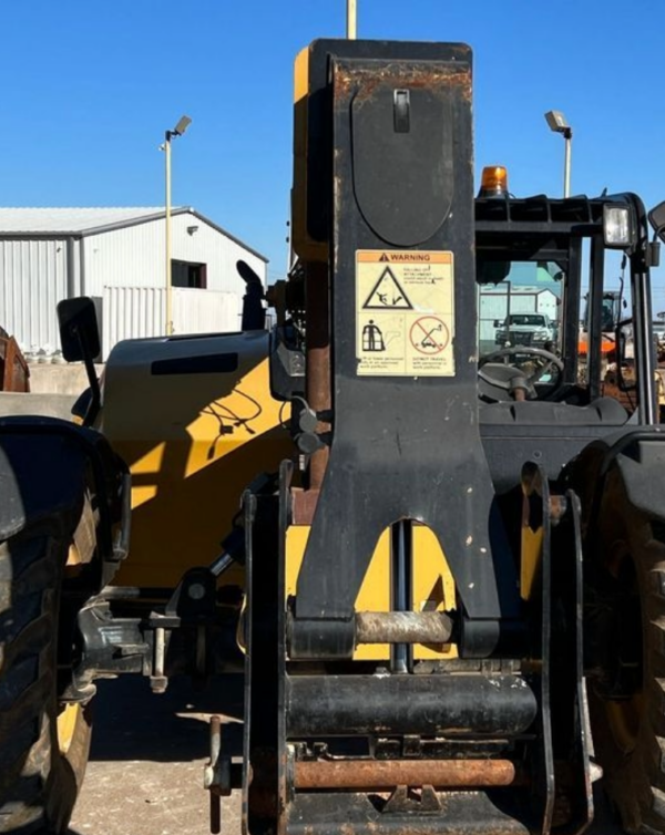 2014 Caterpillar TL642C telehandler - Image 5