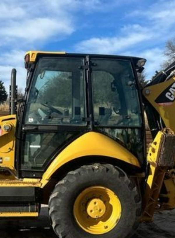 2015 Caterpillar 420F backhoe - Image 8