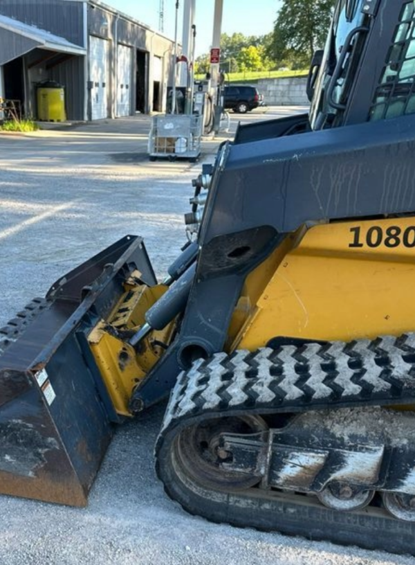 2017 John Deere 331G tracked skid steer loader - Image 11