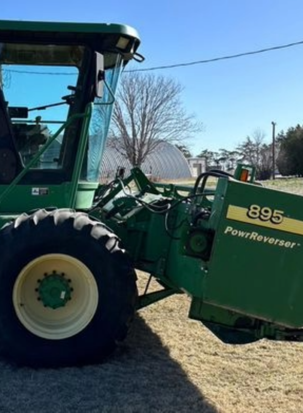 2004 John Deere 4895 swather - Image 3