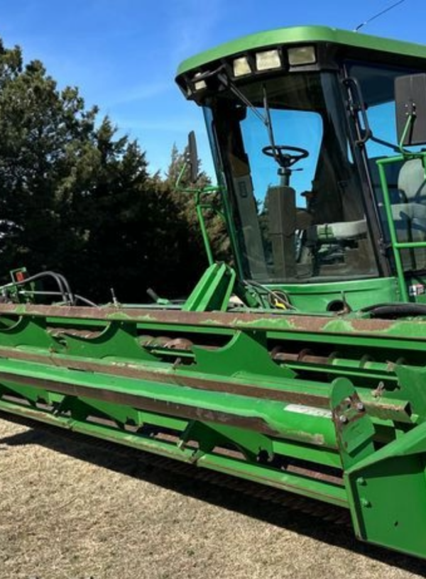 2004 John Deere 4895 swather - Image 9