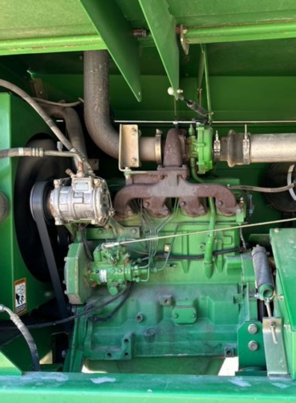 2004 John Deere 4895 swather - Image 10