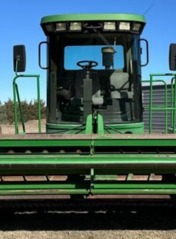 2004 John Deere 4895 swather - Image 11