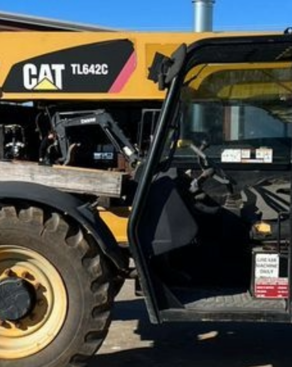 2014 Caterpillar TL642C telehandler - Image 11