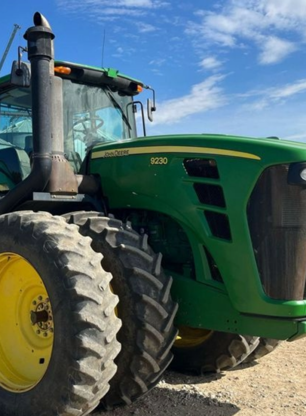 2011 John Deere 9230 4WD tractor - Image 16